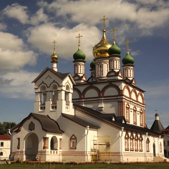 Троице-Сергиев Варницкий монастырь - жемчужина Ярославской области